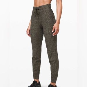 Lululemon Ready To Rulu Pant 29"